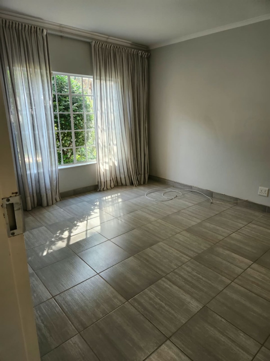 To Let 3 Bedroom Property for Rent in Sandown Gauteng