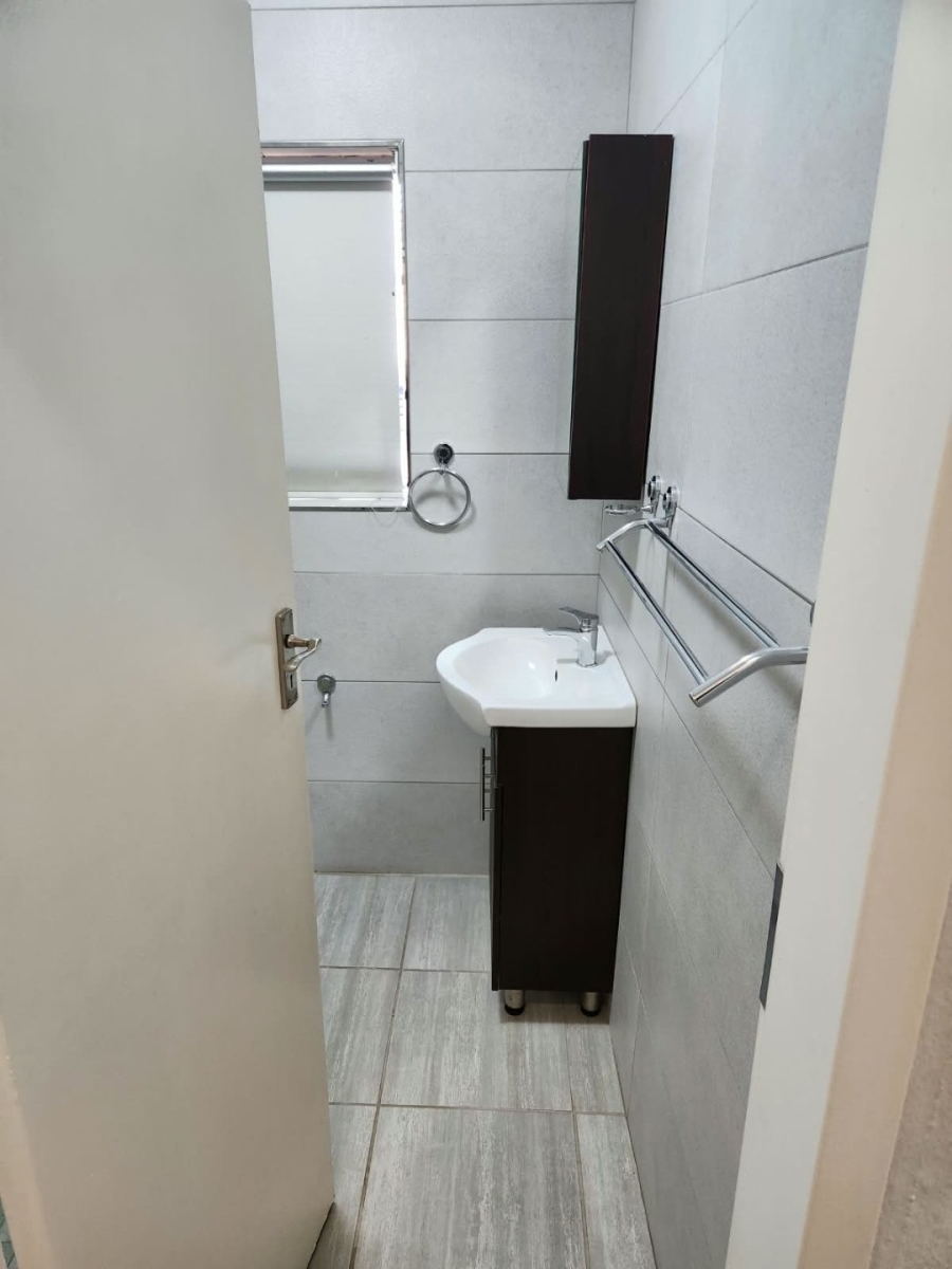 To Let 3 Bedroom Property for Rent in Sandown Gauteng