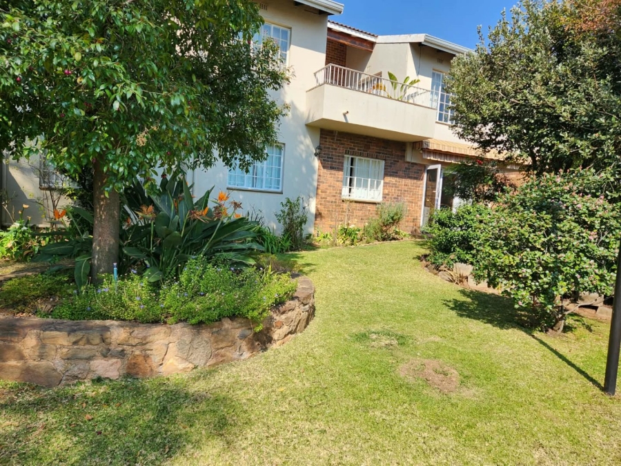 To Let 3 Bedroom Property for Rent in Sandown Gauteng