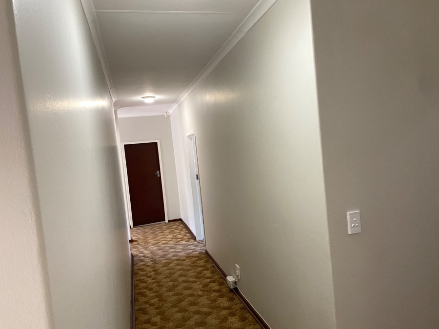 To Let 3 Bedroom Property for Rent in Alphen Park Gauteng