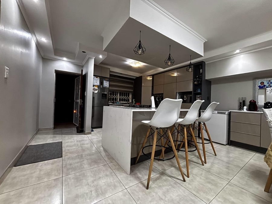 5 Bedroom Property for Sale in Halfway Gardens Gauteng