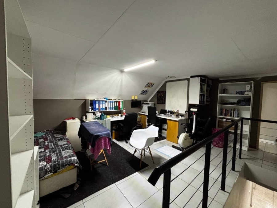 5 Bedroom Property for Sale in Halfway Gardens Gauteng