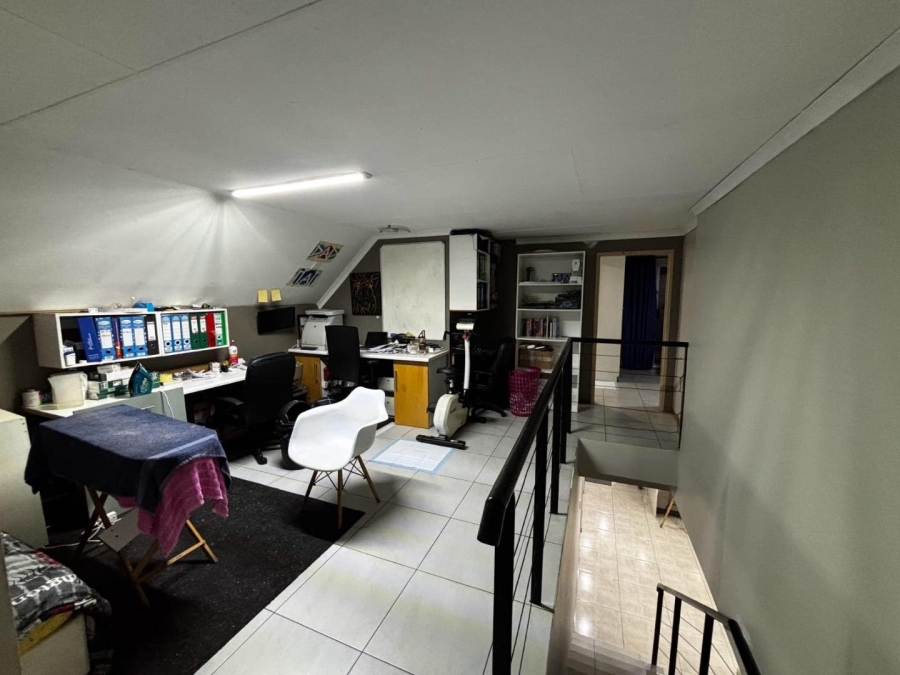 5 Bedroom Property for Sale in Halfway Gardens Gauteng