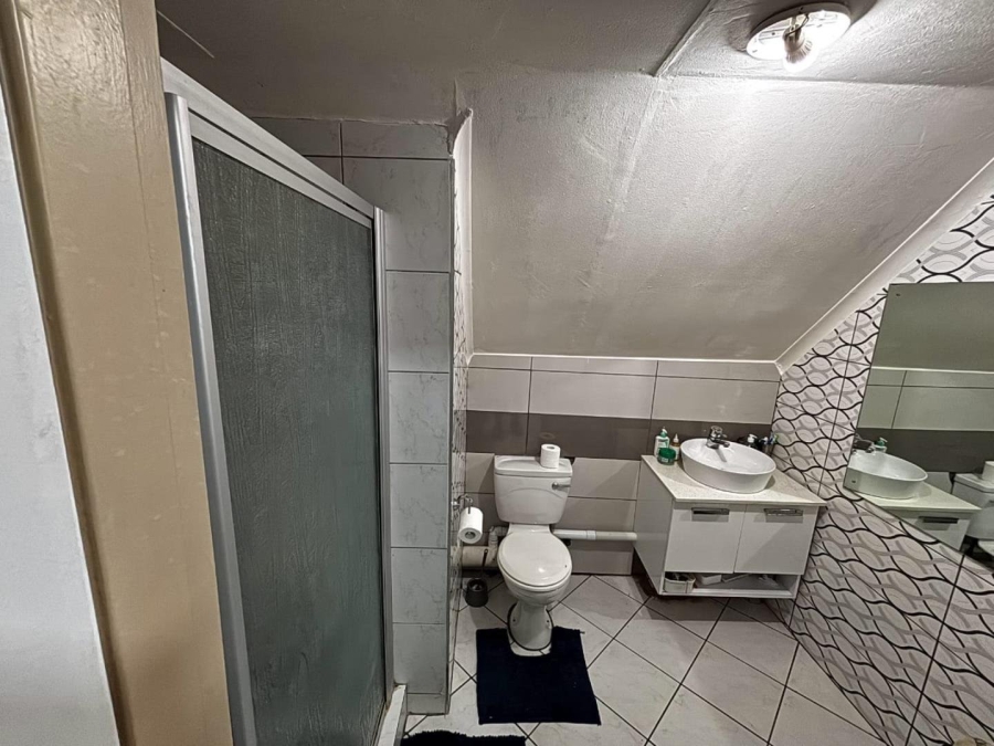 5 Bedroom Property for Sale in Halfway Gardens Gauteng