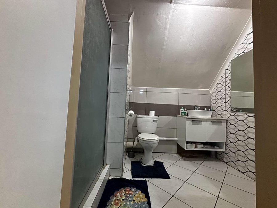 5 Bedroom Property for Sale in Halfway Gardens Gauteng