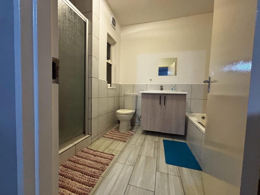 5 Bedroom Property for Sale in Halfway Gardens Gauteng
