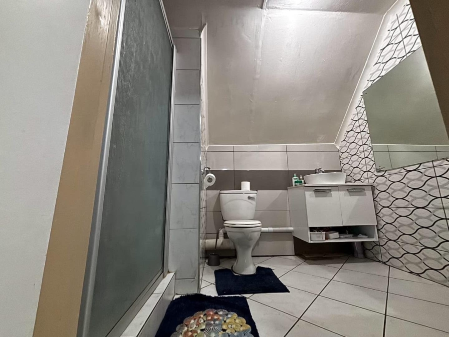 5 Bedroom Property for Sale in Halfway Gardens Gauteng