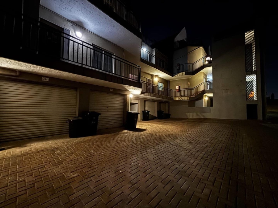5 Bedroom Property for Sale in Halfway Gardens Gauteng