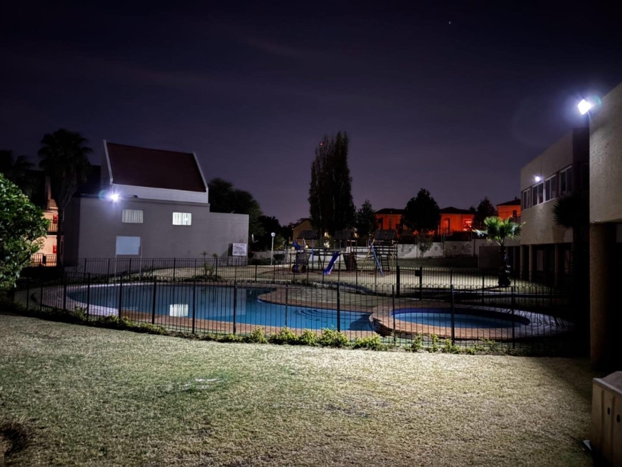 5 Bedroom Property for Sale in Halfway Gardens Gauteng