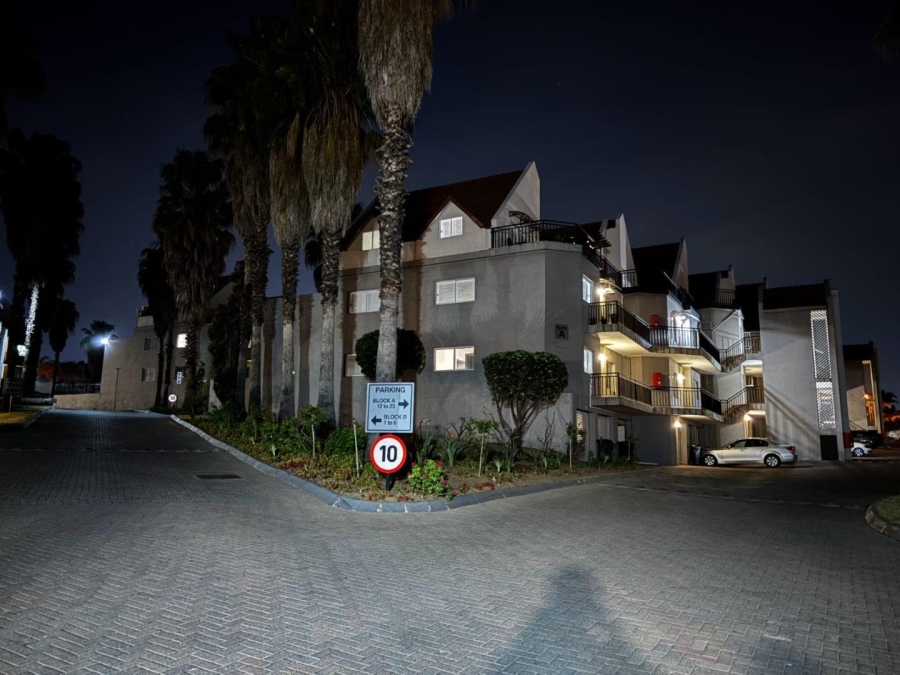 5 Bedroom Property for Sale in Halfway Gardens Gauteng