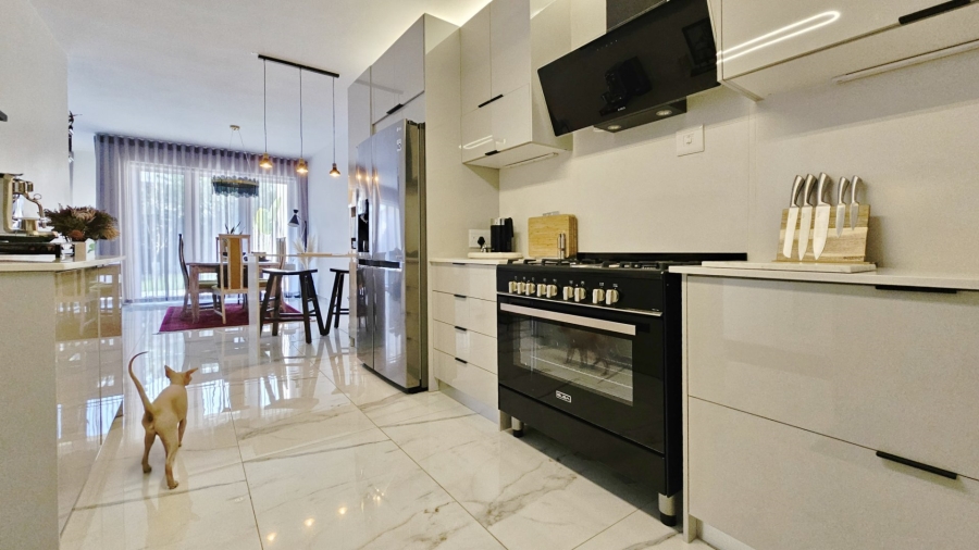 3 Bedroom Property for Sale in Three Rivers Proper Gauteng