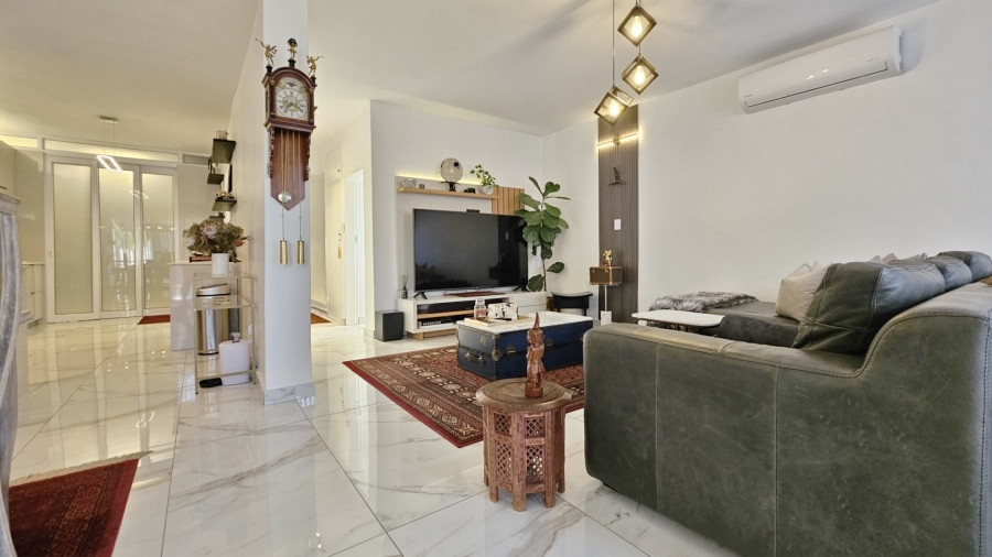 3 Bedroom Property for Sale in Three Rivers Proper Gauteng