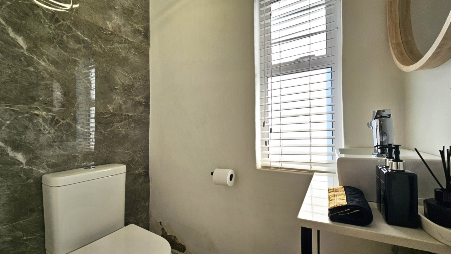 3 Bedroom Property for Sale in Three Rivers Proper Gauteng