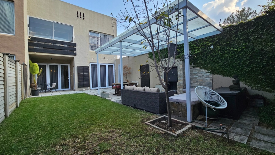 3 Bedroom Property for Sale in Three Rivers Proper Gauteng