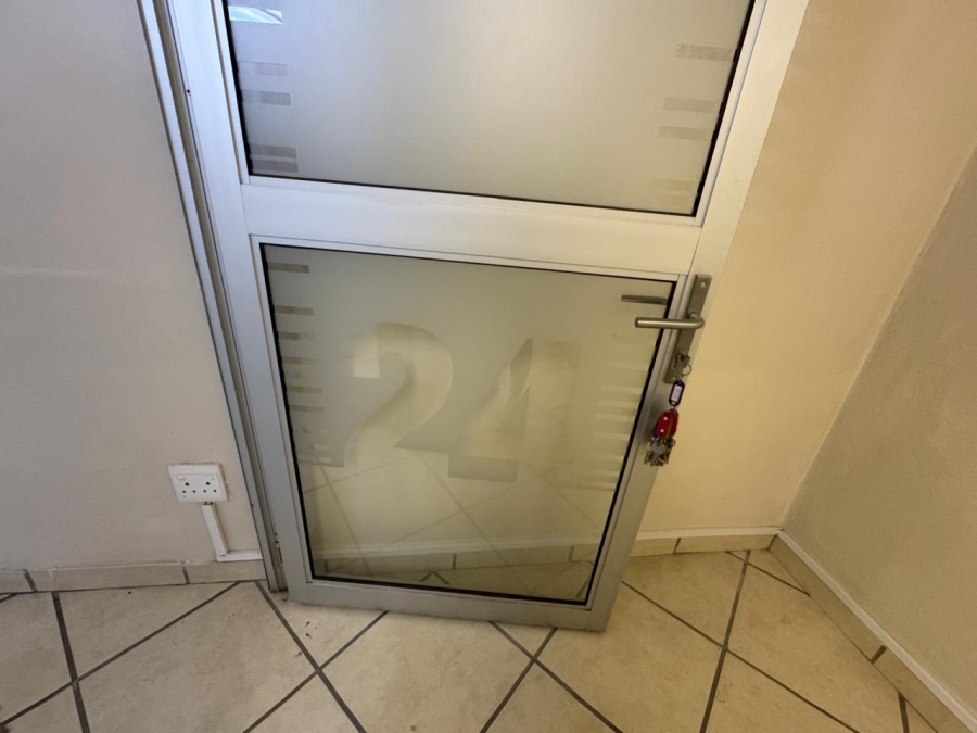 To Let Commercial Property for Rent in Randjespark Gauteng