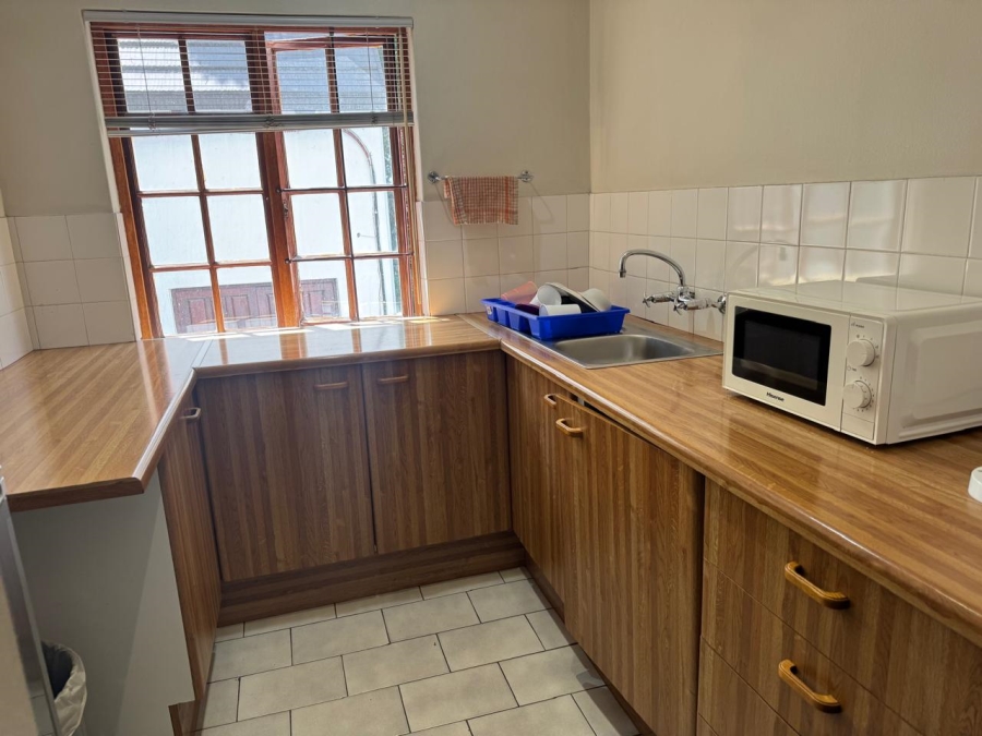 To Let Commercial Property for Rent in Randjespark Gauteng
