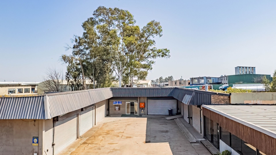 Commercial Property for Sale in Clayville Industria Gauteng