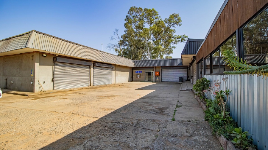 Commercial Property for Sale in Clayville Industria Gauteng