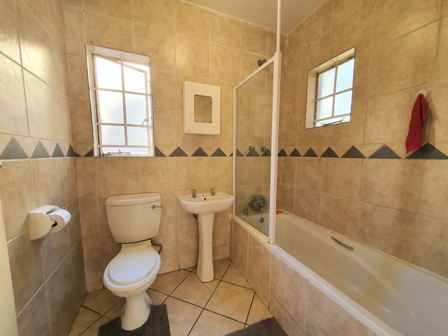 To Let 2 Bedroom Property for Rent in Noordhang Gauteng