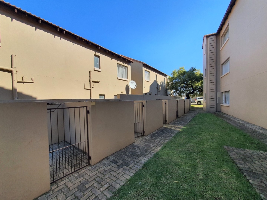 To Let 2 Bedroom Property for Rent in Noordhang Gauteng