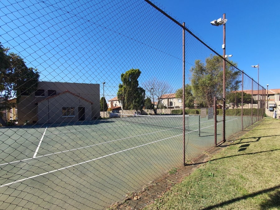 To Let 2 Bedroom Property for Rent in Noordhang Gauteng