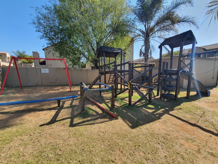 To Let 2 Bedroom Property for Rent in Noordhang Gauteng