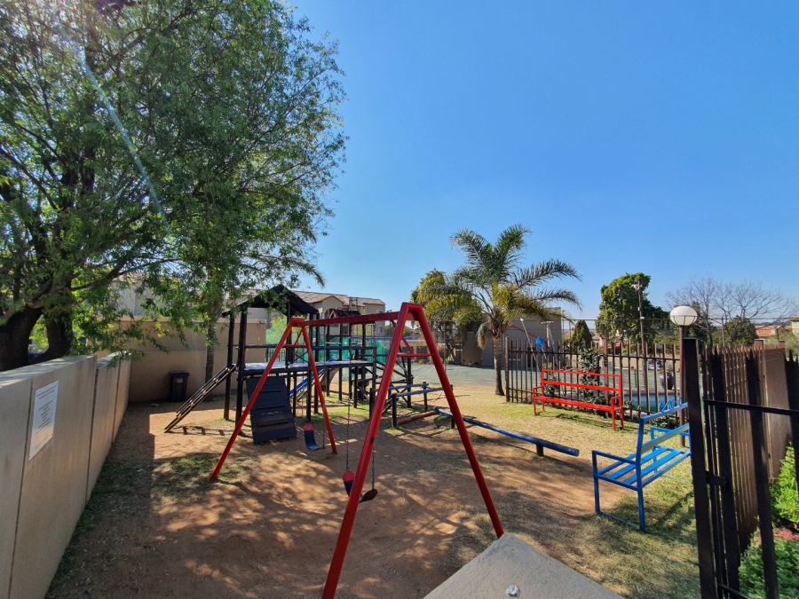 To Let 2 Bedroom Property for Rent in Noordhang Gauteng
