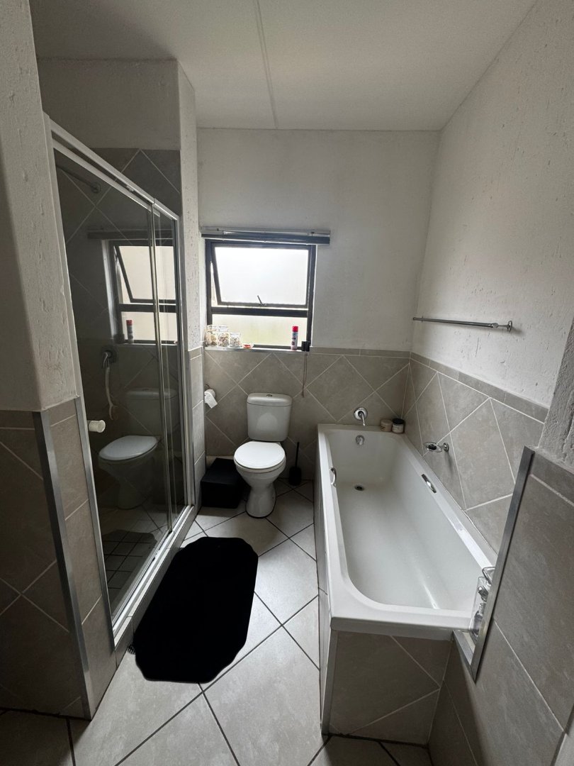 To Let 2 Bedroom Property for Rent in Goedeburg Gauteng