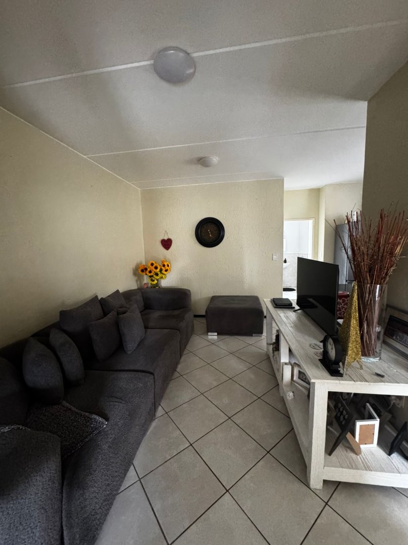 To Let 2 Bedroom Property for Rent in Goedeburg Gauteng