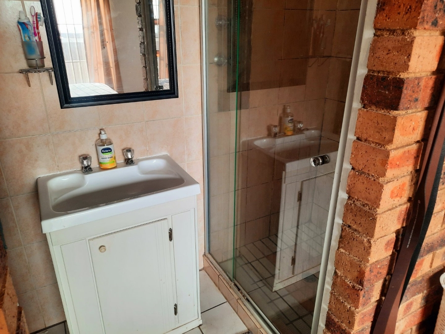 2 Bedroom Property for Sale in Rangeview Gauteng