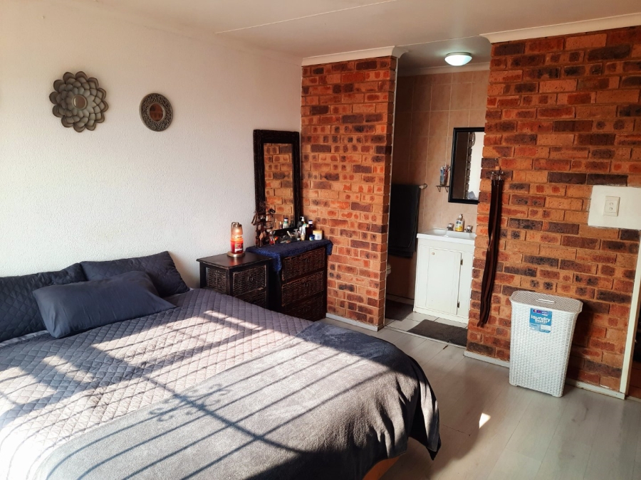 2 Bedroom Property for Sale in Rangeview Gauteng