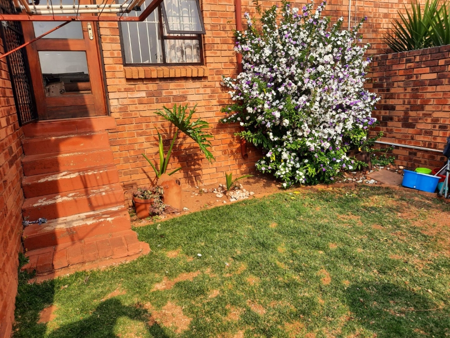 2 Bedroom Property for Sale in Rangeview Gauteng