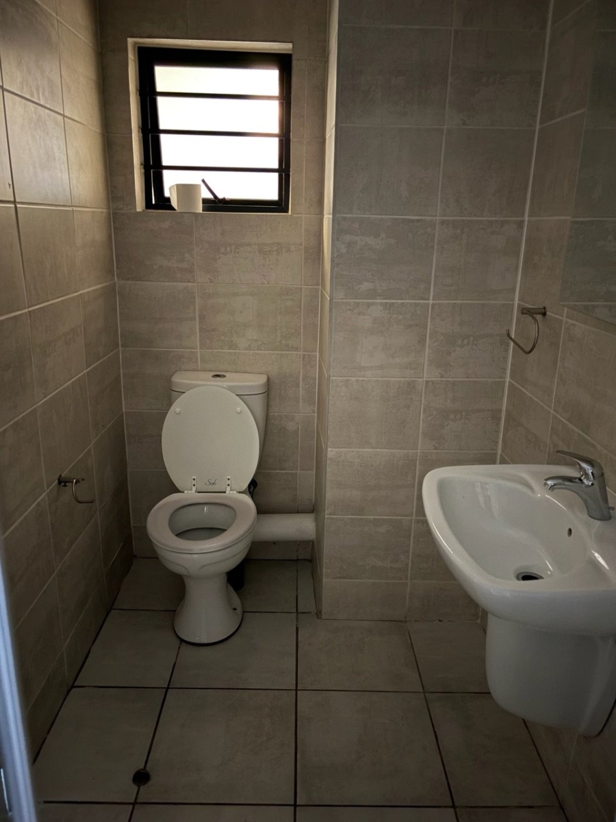 To Let 1 Bedroom Property for Rent in Alexandra Gauteng