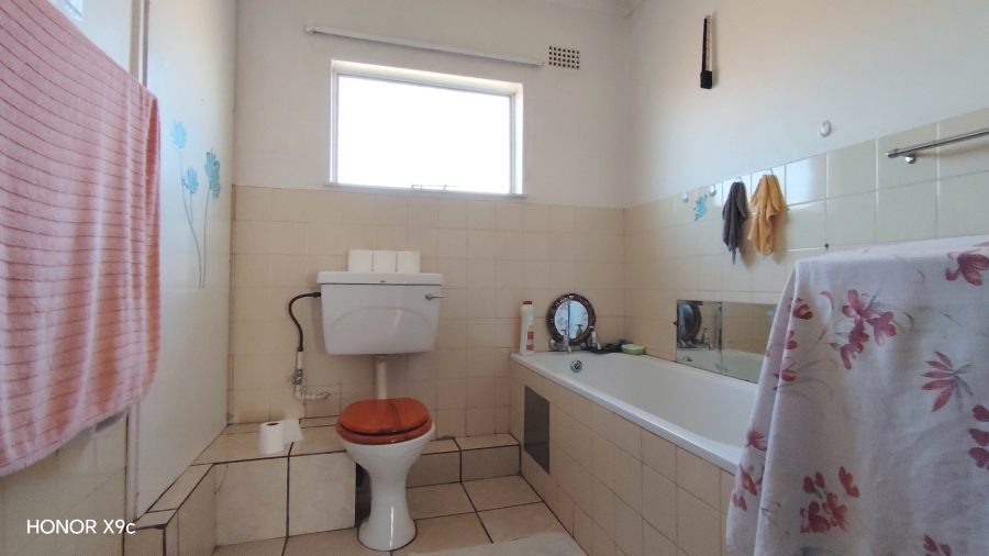 3 Bedroom Property for Sale in Three Rivers Proper Gauteng