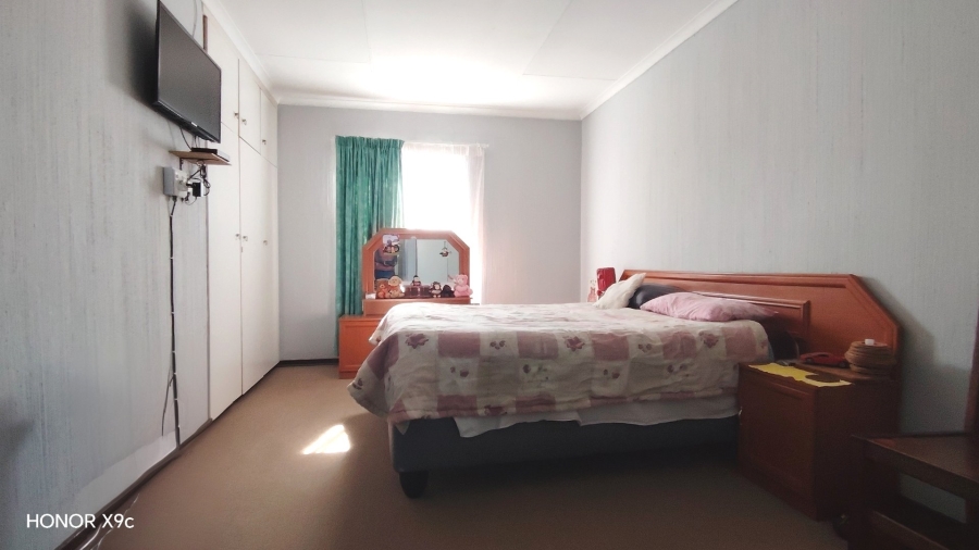 3 Bedroom Property for Sale in Three Rivers Proper Gauteng
