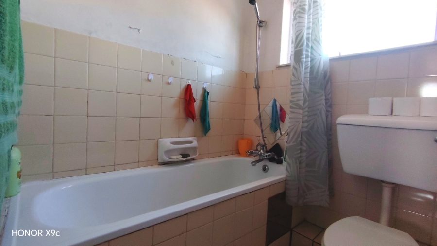 3 Bedroom Property for Sale in Three Rivers Proper Gauteng