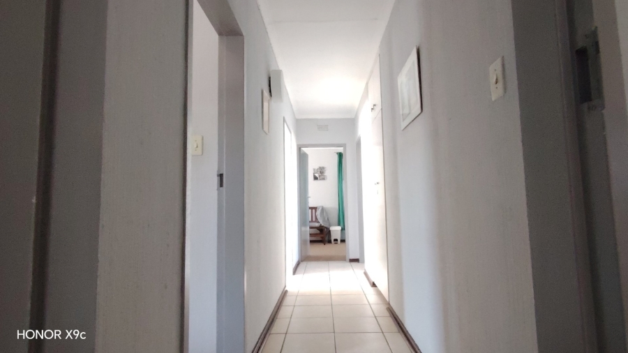 3 Bedroom Property for Sale in Three Rivers Proper Gauteng