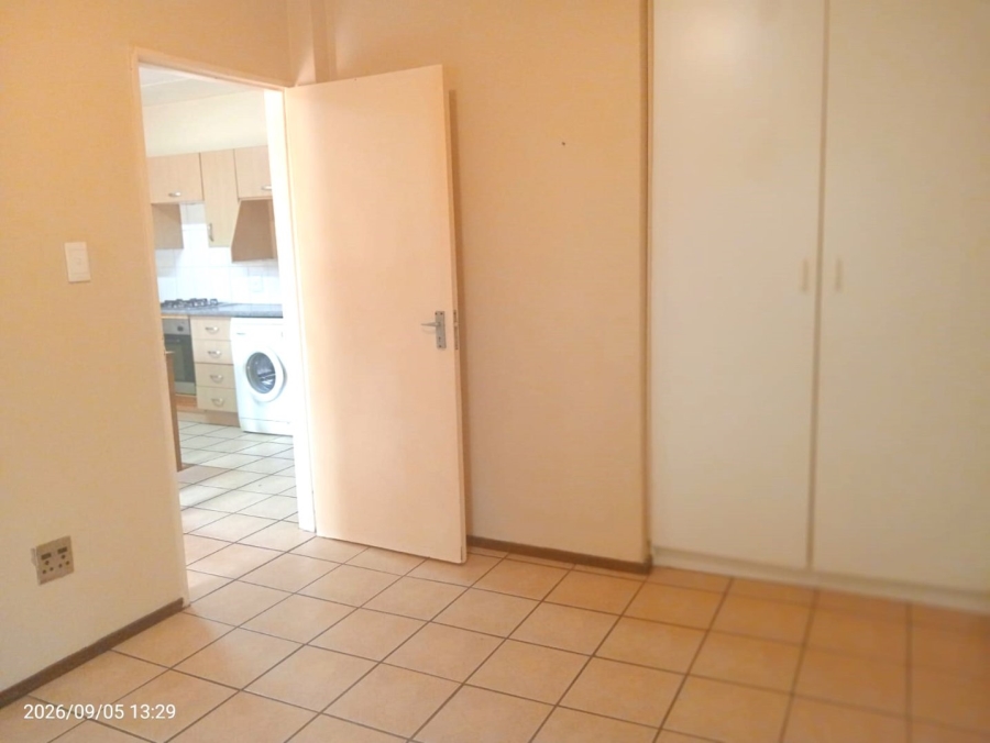 To Let 2 Bedroom Property for Rent in Moffat View Gauteng