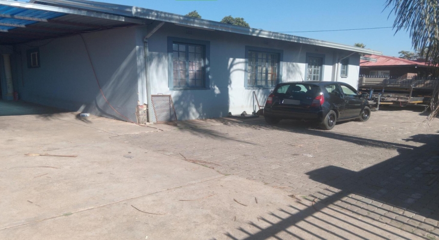  Bedroom Property for Sale in West Park Gauteng