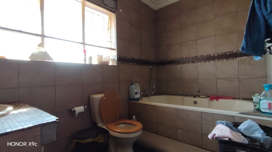 Commercial Property for Sale in Buyscelia Gauteng