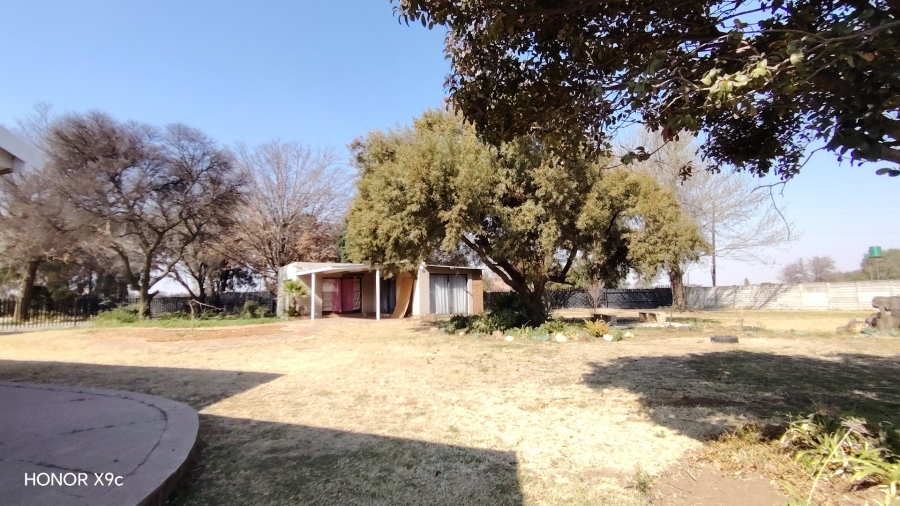 Commercial Property for Sale in Buyscelia Gauteng