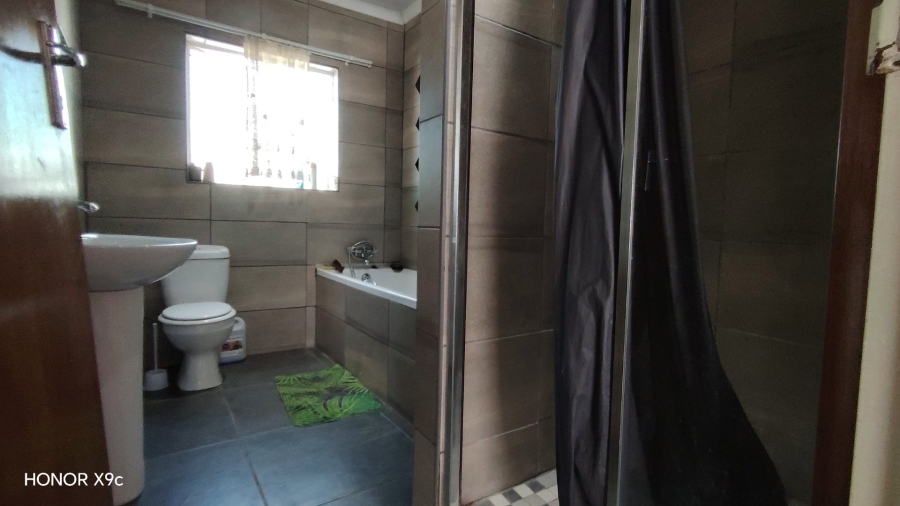 Commercial Property for Sale in Buyscelia Gauteng