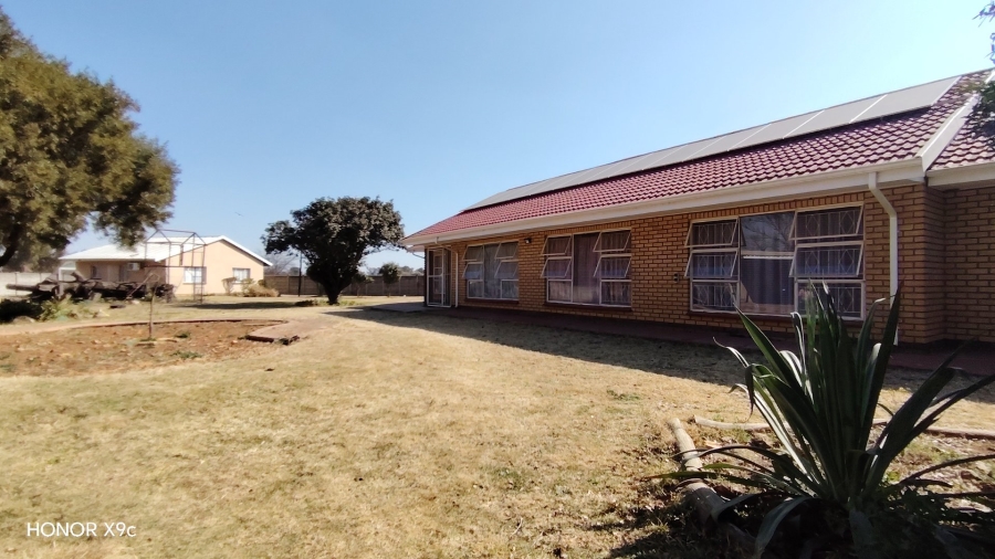 Commercial Property for Sale in Buyscelia Gauteng