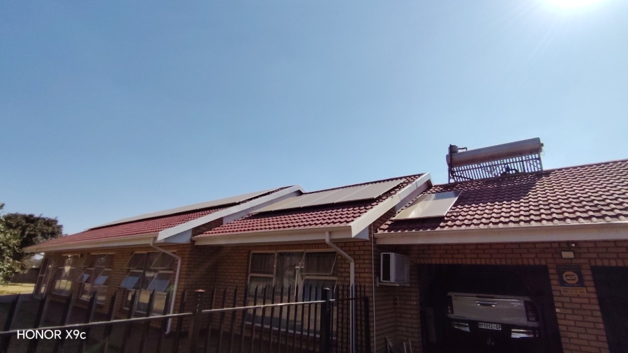 Commercial Property for Sale in Buyscelia Gauteng