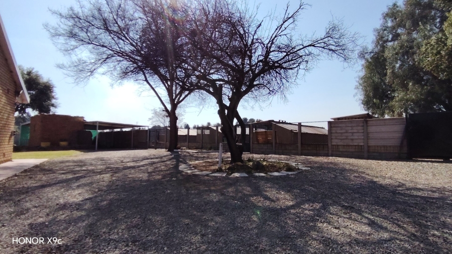 Commercial Property for Sale in Buyscelia Gauteng