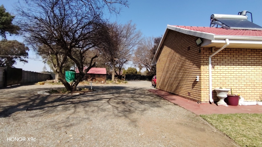 Commercial Property for Sale in Buyscelia Gauteng