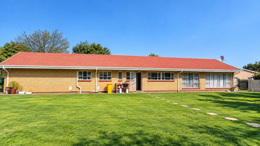4 Bedroom Property for Sale in Buyscelia Gauteng