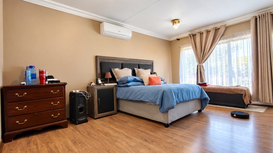 4 Bedroom Property for Sale in Buyscelia Gauteng