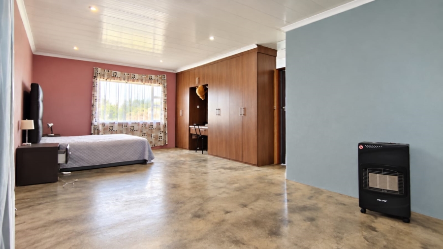 4 Bedroom Property for Sale in Buyscelia Gauteng