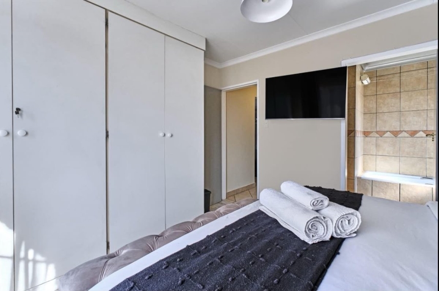 To Let 2 Bedroom Property for Rent in Vorna Valley Gauteng